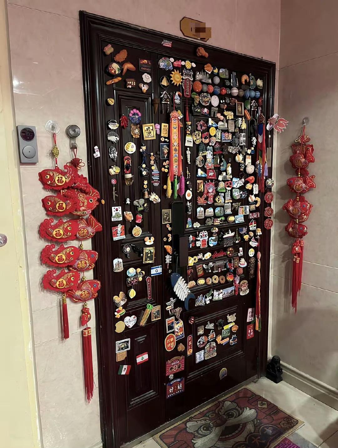 这家业主应该很有钱吧，连入户大门都装饰成这样，不怕被别人惦记吗？​​​