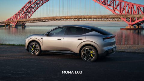 小鹏MONA L03新月银，这个配色真心好看，不止是时尚，更有一种未来...