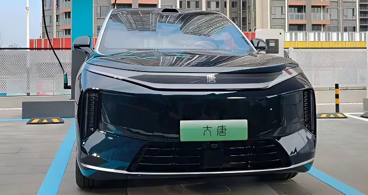 别说油车，就是插混、增程，恐怕都没必要考虑了吧！比亚迪大唐纯电续航，直接能飙到8