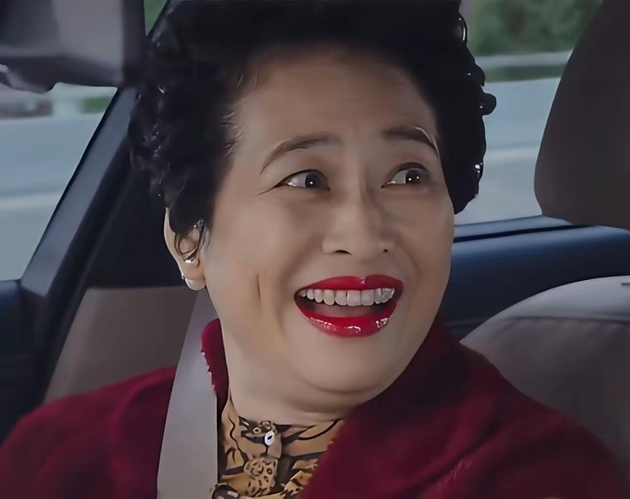 拍《我的前半生》时，演白光儿子的那个小朋友，每次一看见许娣的烈焰大唇就哇哇大哭: