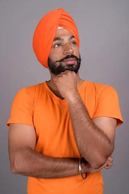 印度小伙来到中国，被中国人的一些“怪异”行为所疑惑，难道我看到的都假象？一印度