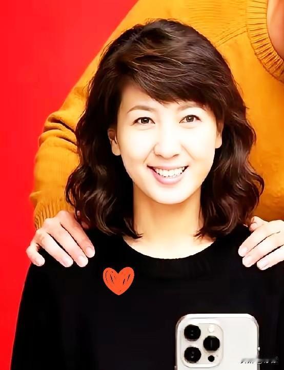 闫学晶她妈一句话，直接把女儿送回风口浪尖：“咱们天天吃燕窝，气死他们！”你可能