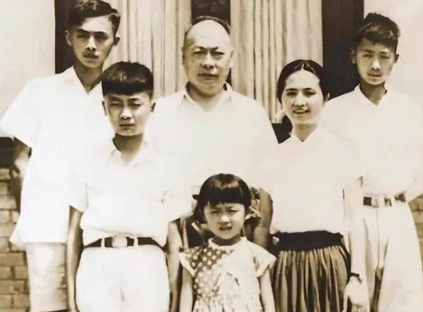 1974年，陈毅夫人张茜病重弥留之际，盯着三个儿子只说了一句话：“一定要等到妹妹