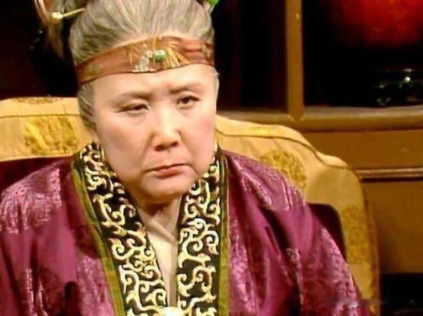 贾宝玉在痴病发作中，听到林之孝三个字，以为是姑父家来人接黛玉回去，急得吱哇