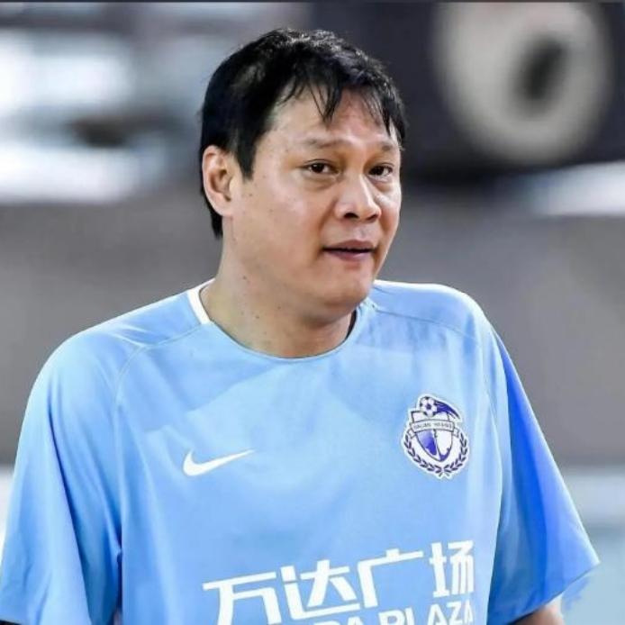 范志毅准女婿马镇陷困境！黄金年龄却找不到球门，回归申花希望渺茫，未来该何去何从？