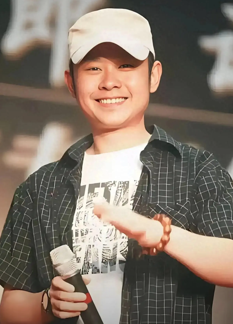 惊喜！金曲奖上刀郎一人斩获6奖，那些在娱乐圈混日子的老牌歌手，该认清现实了 