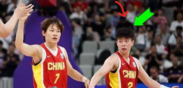 中国女篮没能进决赛真正的原因找到了，就是她罪魁祸首，不会传球给张子宇，她就是拖了