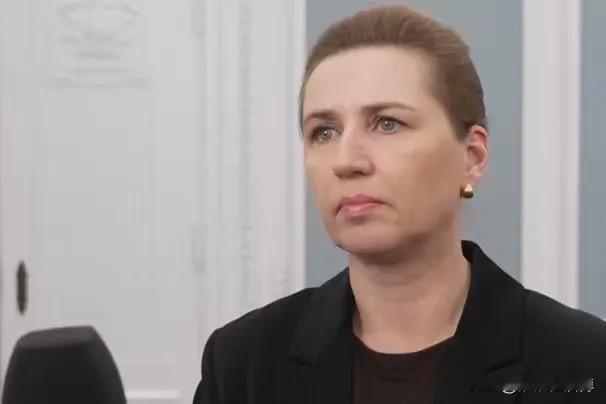 格陵兰岛其实不缺钱，5.7万人守着那么大的岛屿，根本就是不愁吃，不愁穿。况且，丹