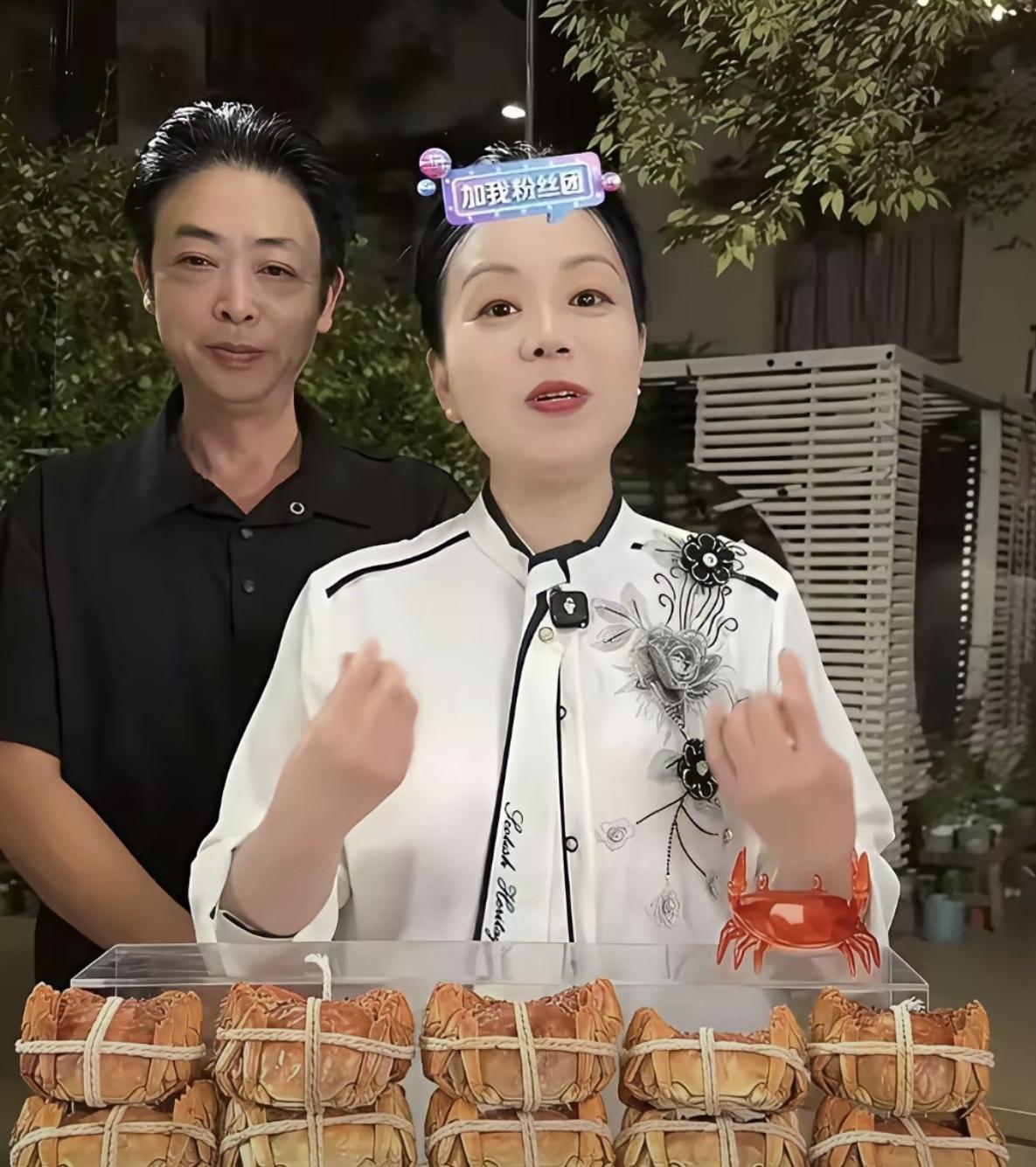 姐姐们家人们早上好；昨天看到许妈姚爸下江南：真正的人气，从来不是抢来的，聊聊昨
