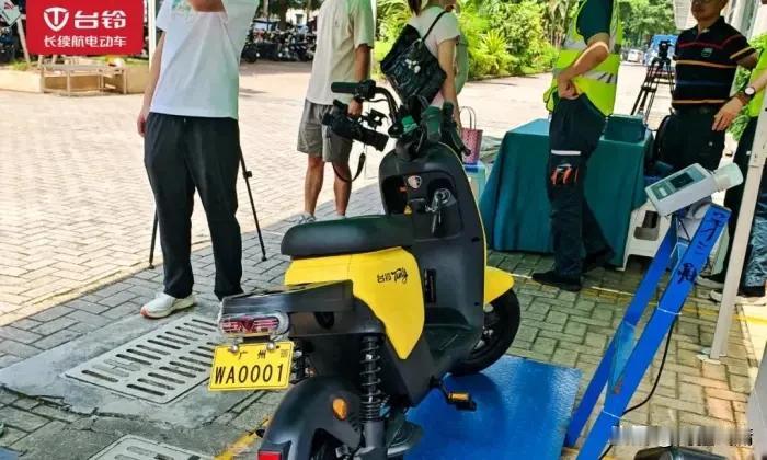 外卖小哥专用车：WA0001落户台铃！广州外卖车告别“身份模糊”，新规落地太实在