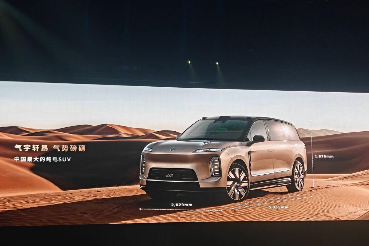 蔚来ES9昨天价格出来了，52.8万起。你猜怎么着？评论区没多少人嫌贵，反倒是一