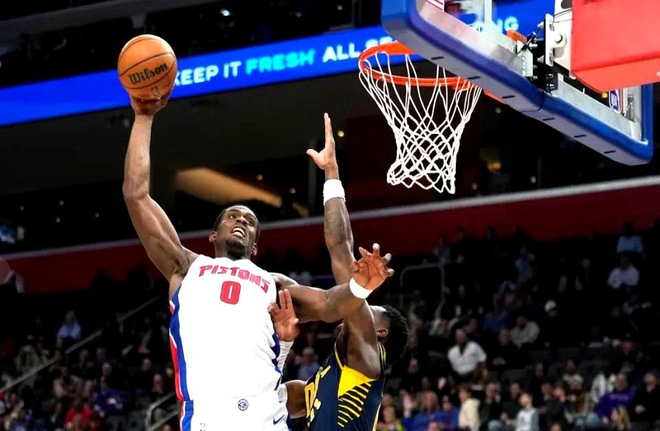 哈登这数据简直了，25次出手只进7个球，铁成这样还能拿28分，全靠12罚全中。这