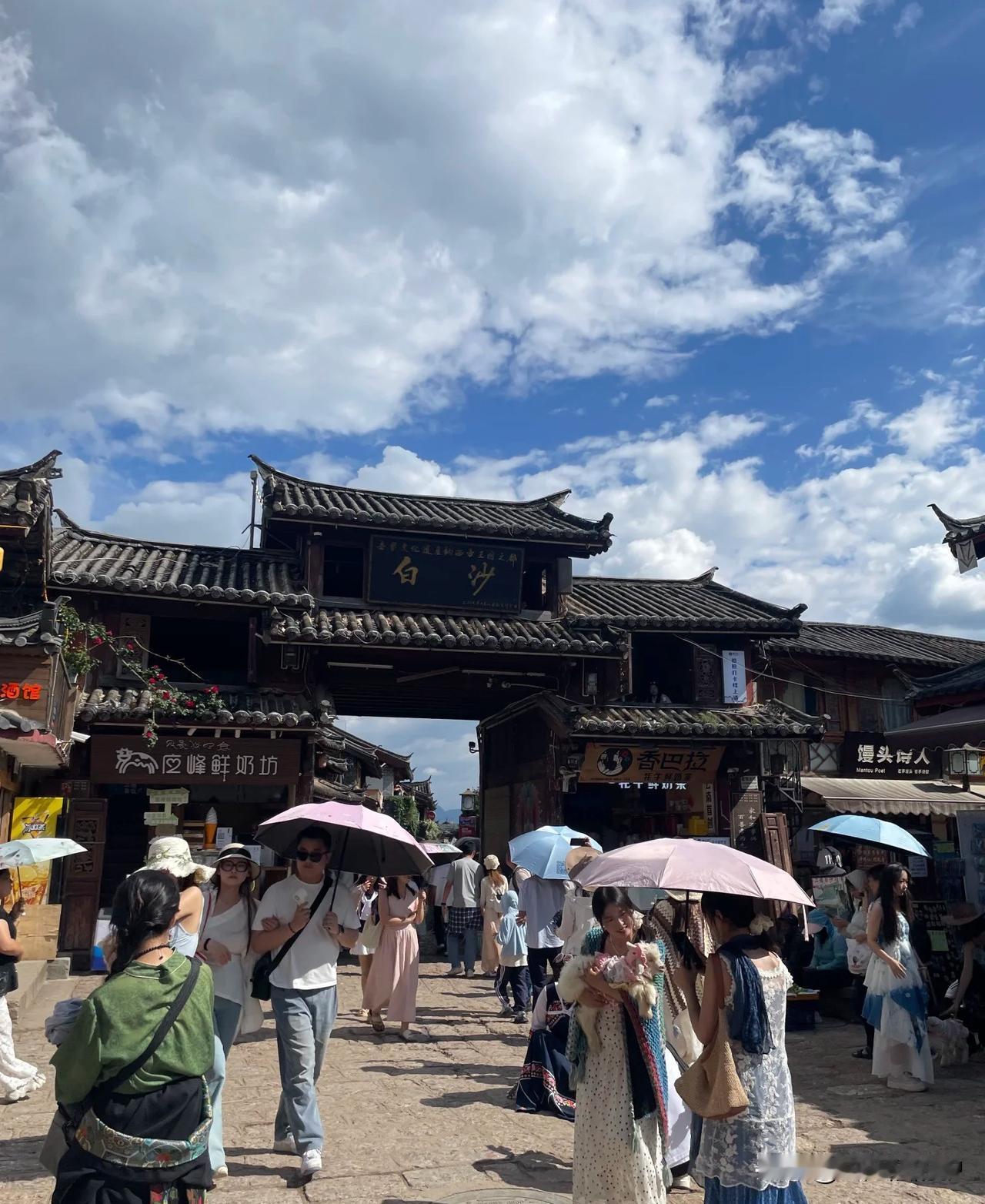 其实早就对云南心向往之，却总因为种种顾虑迟迟没敢动身。当年女游客被打毁容的新闻，