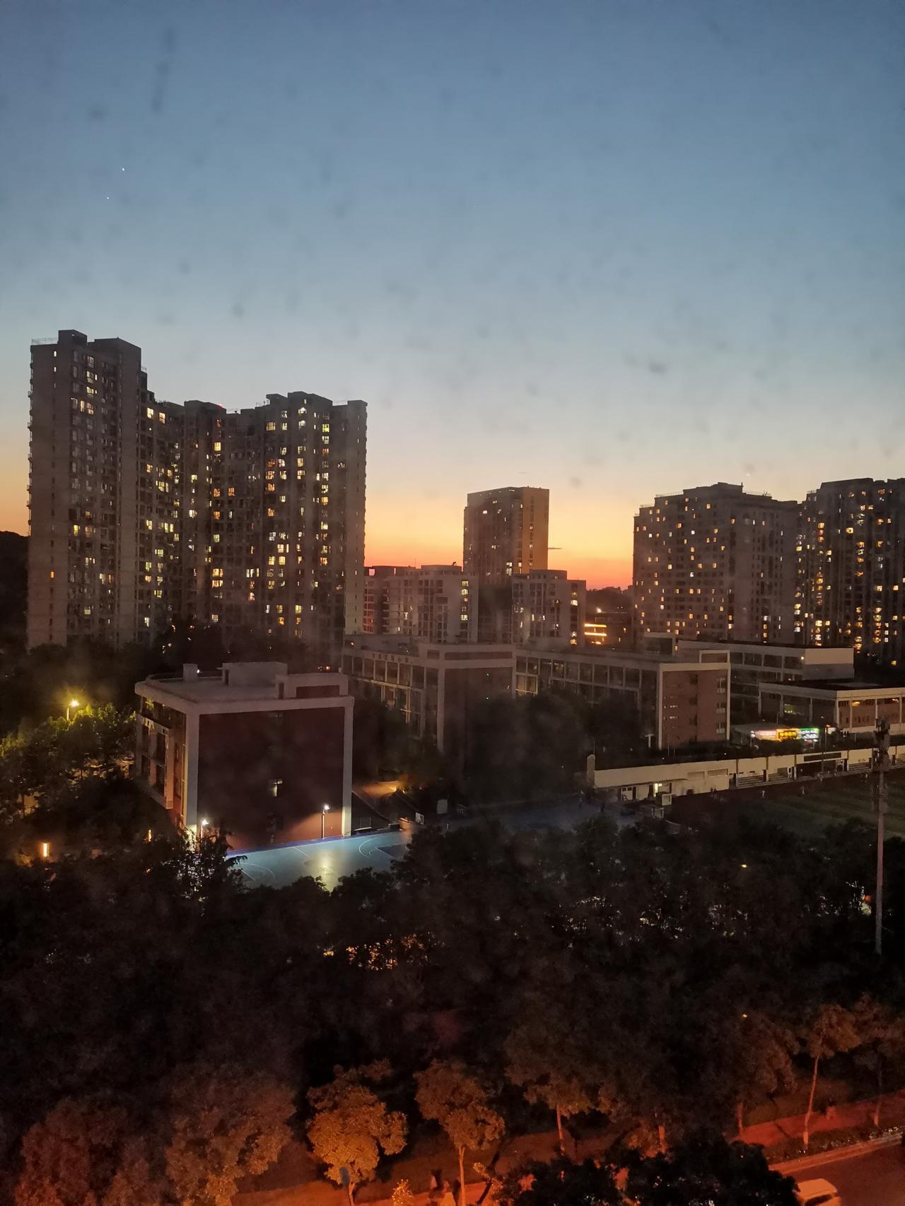 中国核电明天大涨中国核电今天收盘在9.30元上涨0.07分，成交12.22亿，