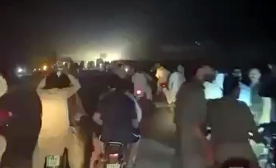 【印巴凌晨开战，巴基斯坦宣布击落2架印度战机，其中一架为“阵风”】巴基斯坦新闻