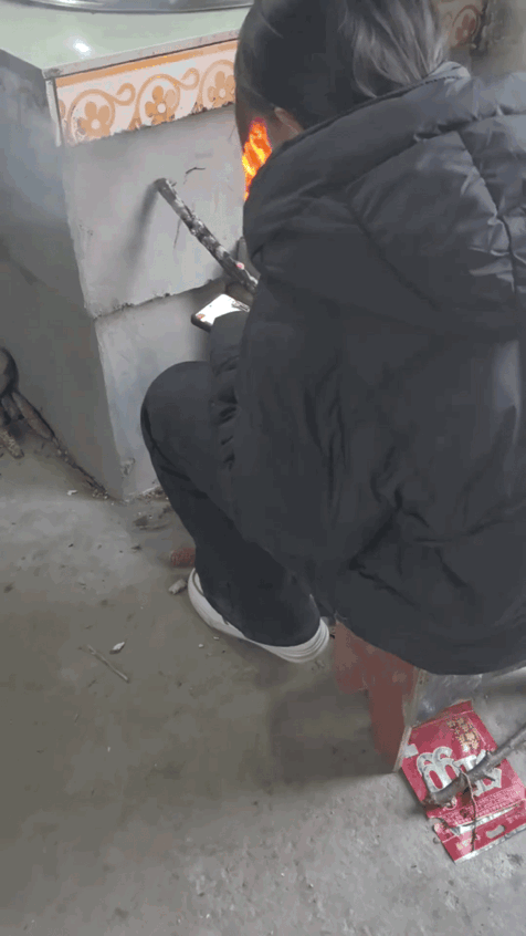 这视频火到新华社啦！只要怀揣梦想，何处不是舞台。有个女孩痴迷