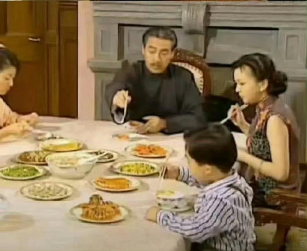 一直get不到这种长方形的饭桌​​​