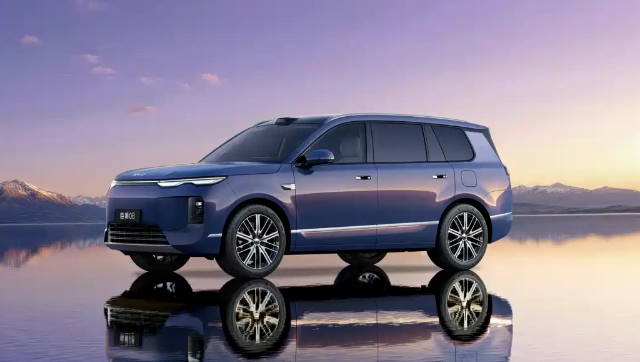 海豹08与海狮08亮相，30-35万级旗舰有了新答案海豹08是一辆大型旗舰轿车