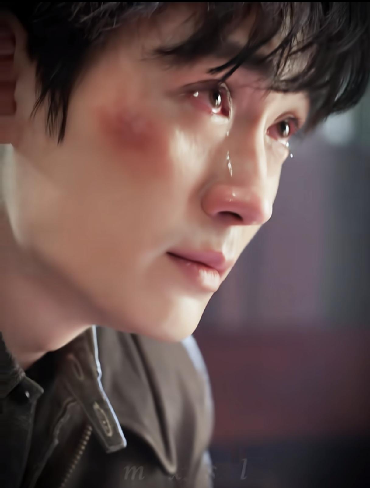 朱一龙无论如何都不会和LV解约的，不是他舍不得代言，也不是他彻底不装了，而