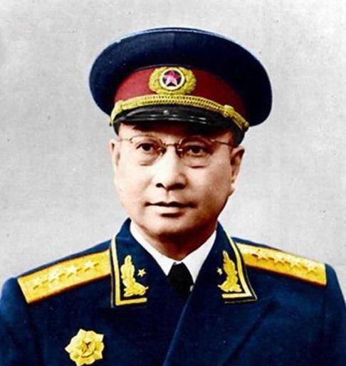1945年，美军为讥讽陈赓，故意指着桌上的牛排、面包问道：“陈将军，我们美国人的