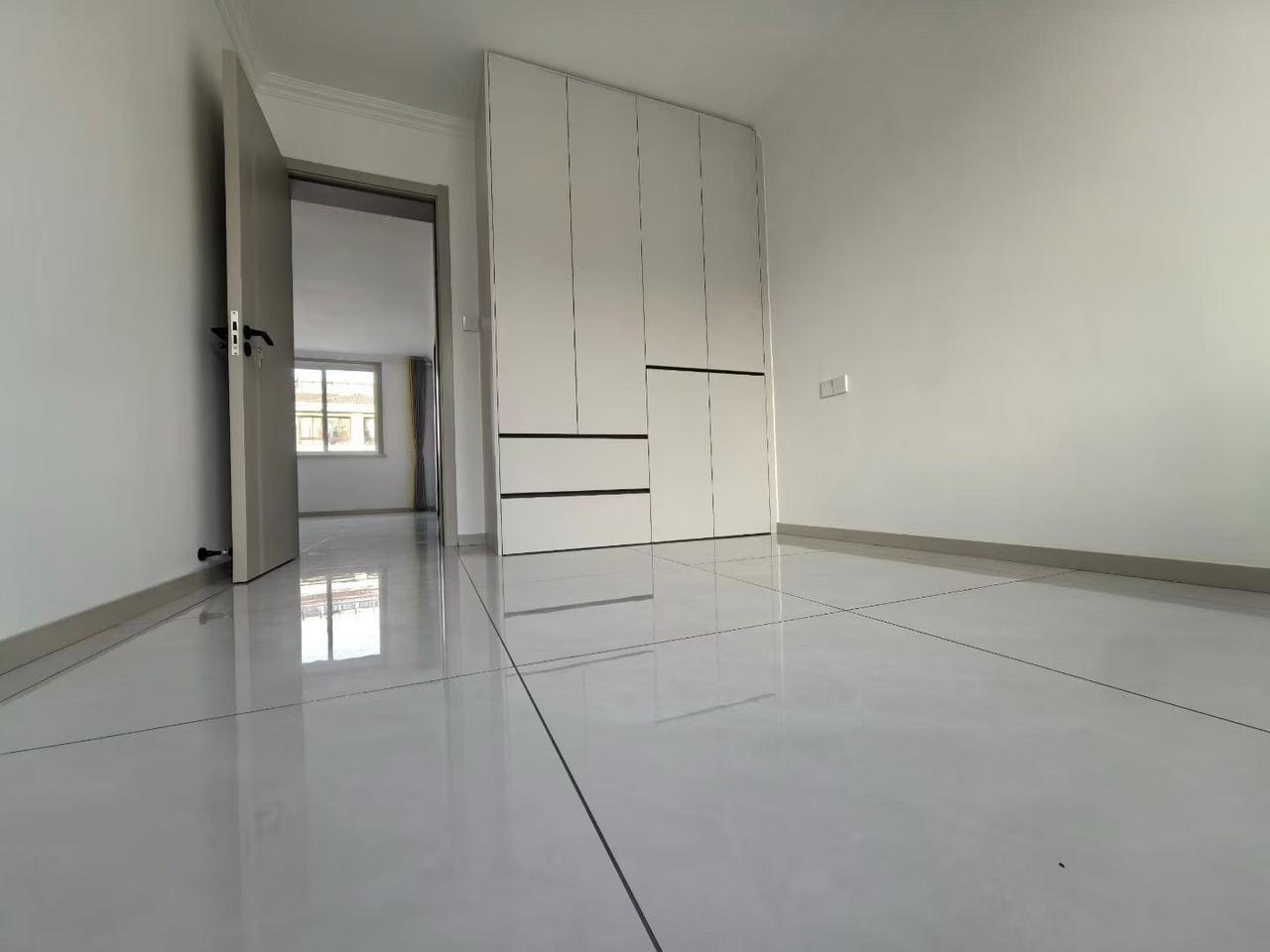 问了一个中介告诉我这是业主没有住过的房子，大家伙都来看看，材料是用的好材料吗，怎