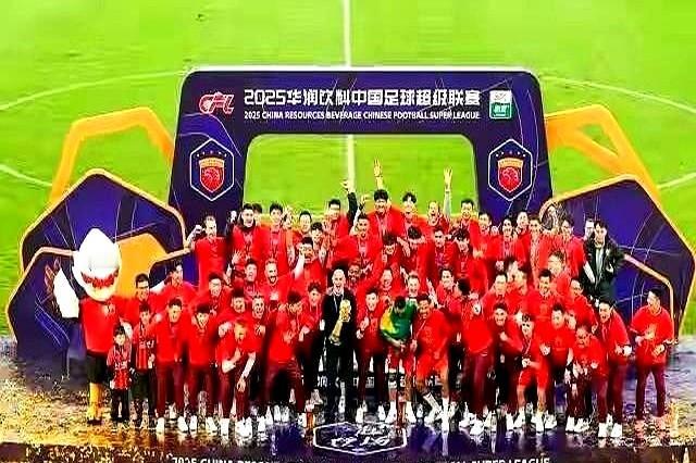 上港夺冠最炸的不是冠军！升班马操作打了谁的脸？上港夺冠这事儿，评论区直接炸锅了