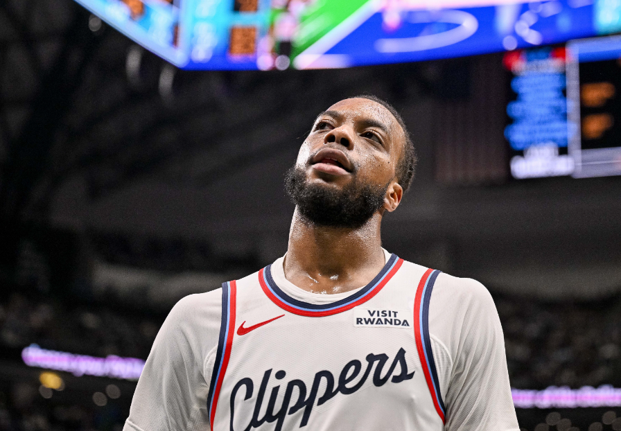 加兰真是双刃剑，香臭香臭的投射是真好，三分抬手就有，投空位没丢过，出手速度还