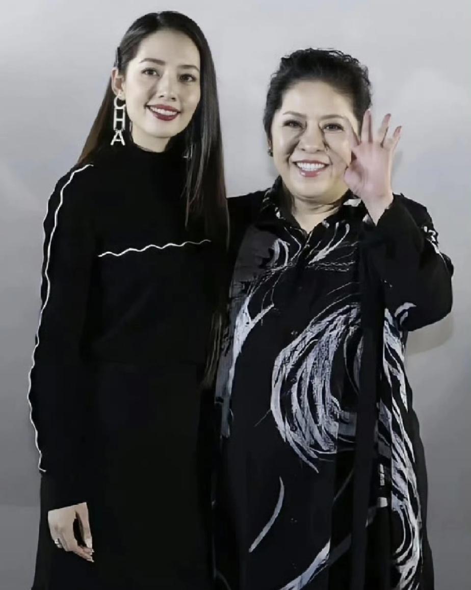 向太和郭碧婷还是有点玄学在的，这一家子都有，不信看这照片，缘分真的很奇妙。