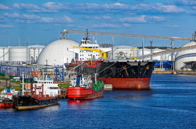 俄罗斯现在最大的痛苦，就是远东。远东只有600多万人，面积却高达695万平方公里