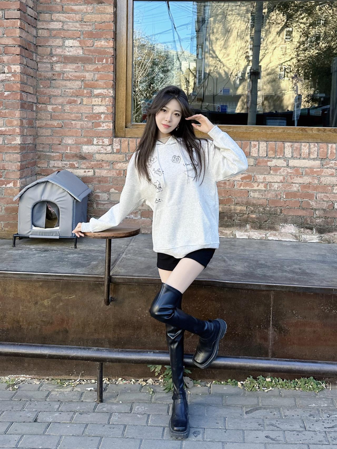 𝗡𝗮𝗵…🤲懒人穿搭攻略✰҉..:📰:..|||今天穿了卫衣棕色卫衣套