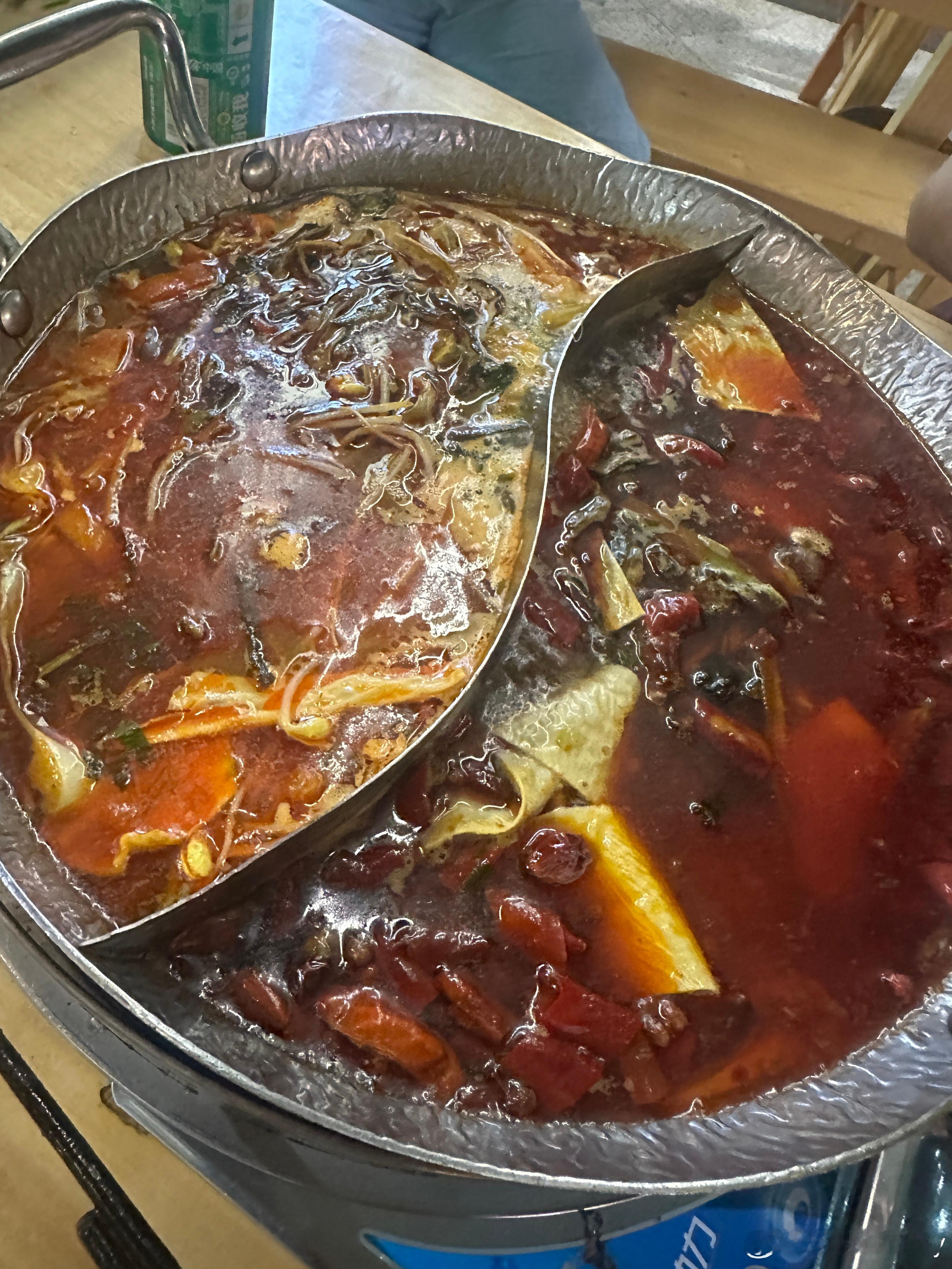 最近特别喜欢云南，贵的风味，我是四川人云贵川果然是一家唯有美食不可辜负美食探店