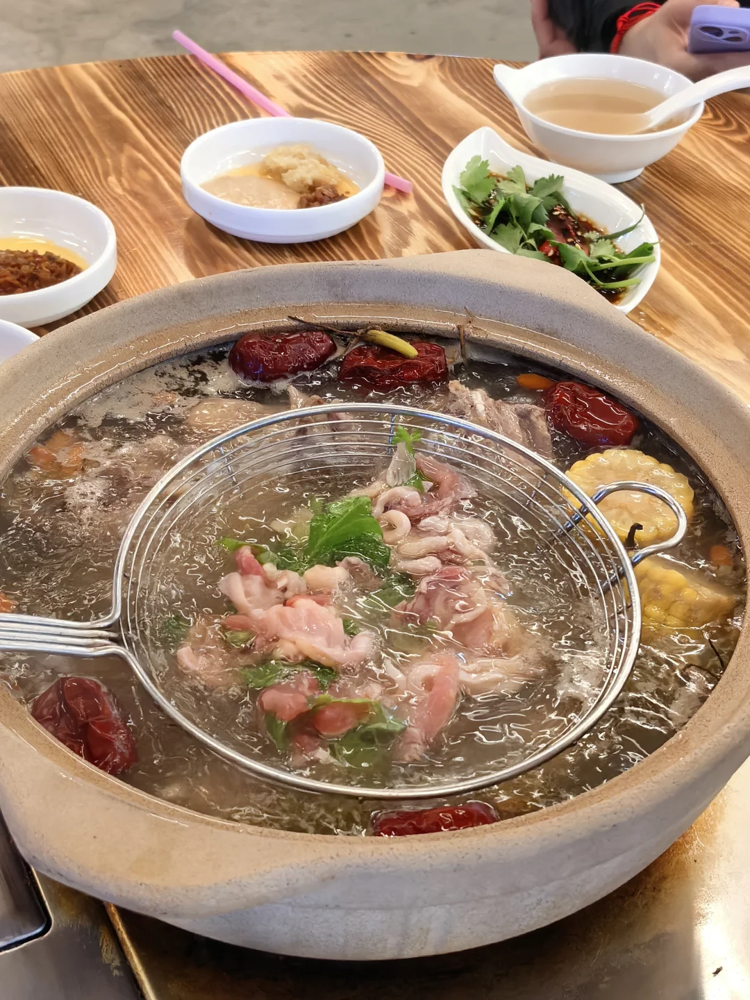 大有来头的潮汕土鸡火锅