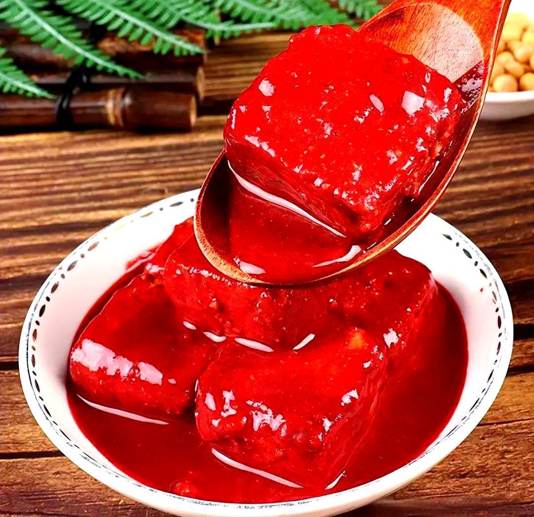 为什么对腐乳感兴趣?对腐乳感兴趣，主要是它好处多多。腐乳是由豆腐发酵制成，富