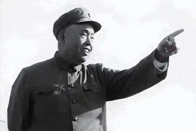 许世友当南京军区司令，最喜欢建农场搞生产。一天，他路过安徽霍邱城西湖，随从人员知