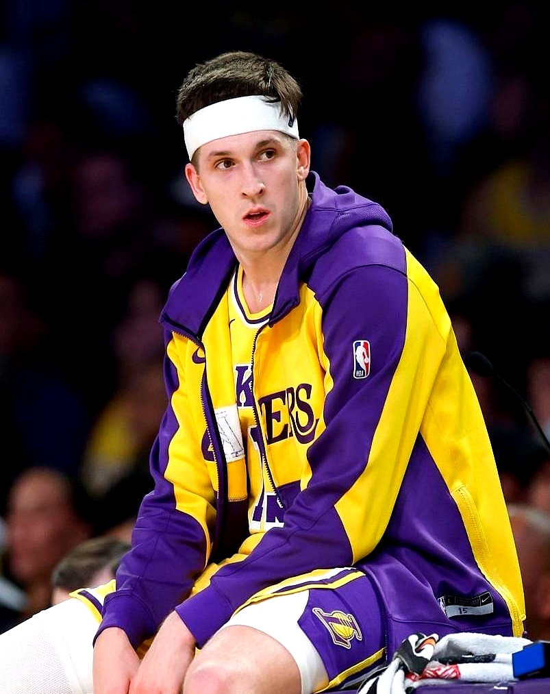 湖人队后卫里夫斯这回复出，可真有点尴尬了！赢了还好说，万一输球...