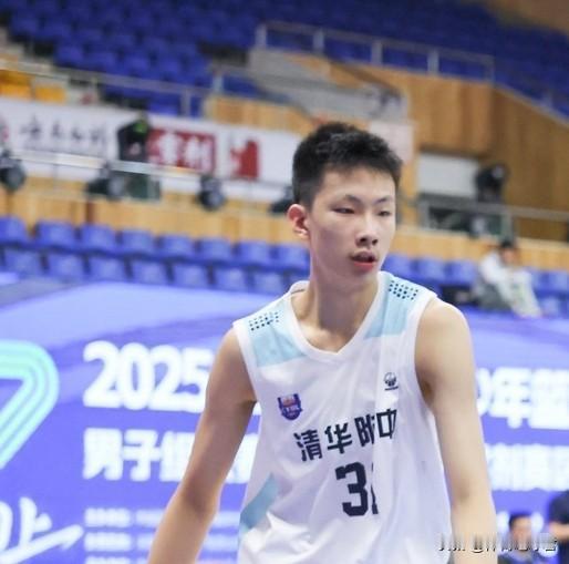 杜锋给许利民出难题！据广东媒体人透露：赵博新已经成为广东体育局旗下的球员，未来
