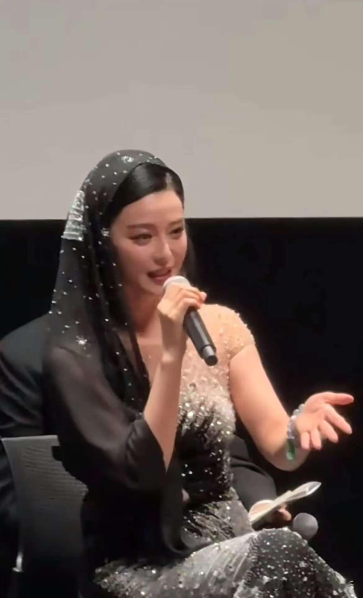 被全网封杀后，她居然在东南亚美出新高度！当年被骂“整容脸”，她一句话没说，