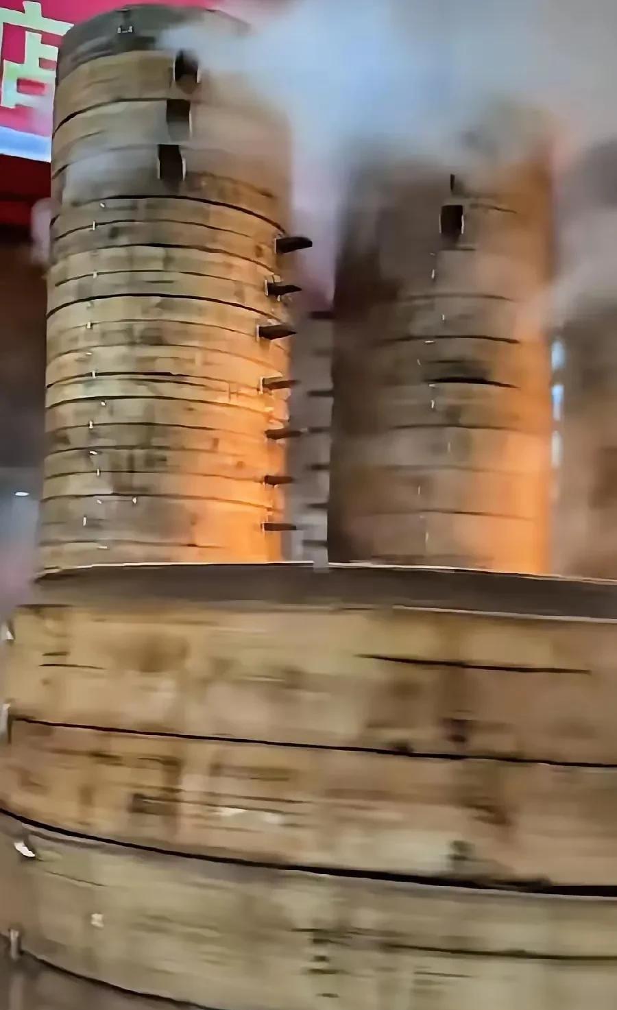 我家一个亲戚在少林寺山下开了一家包子铺，释永信很喜欢吃他家的素包子，只要回到少林