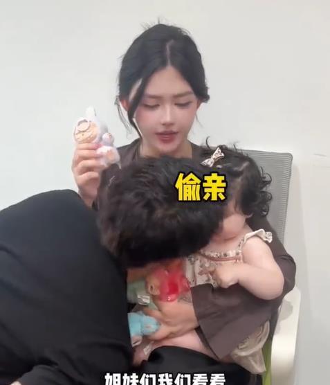 #韩安冉给女儿优米买labubu#结婚博主韩安冉一次性为优米购买了多款Labu