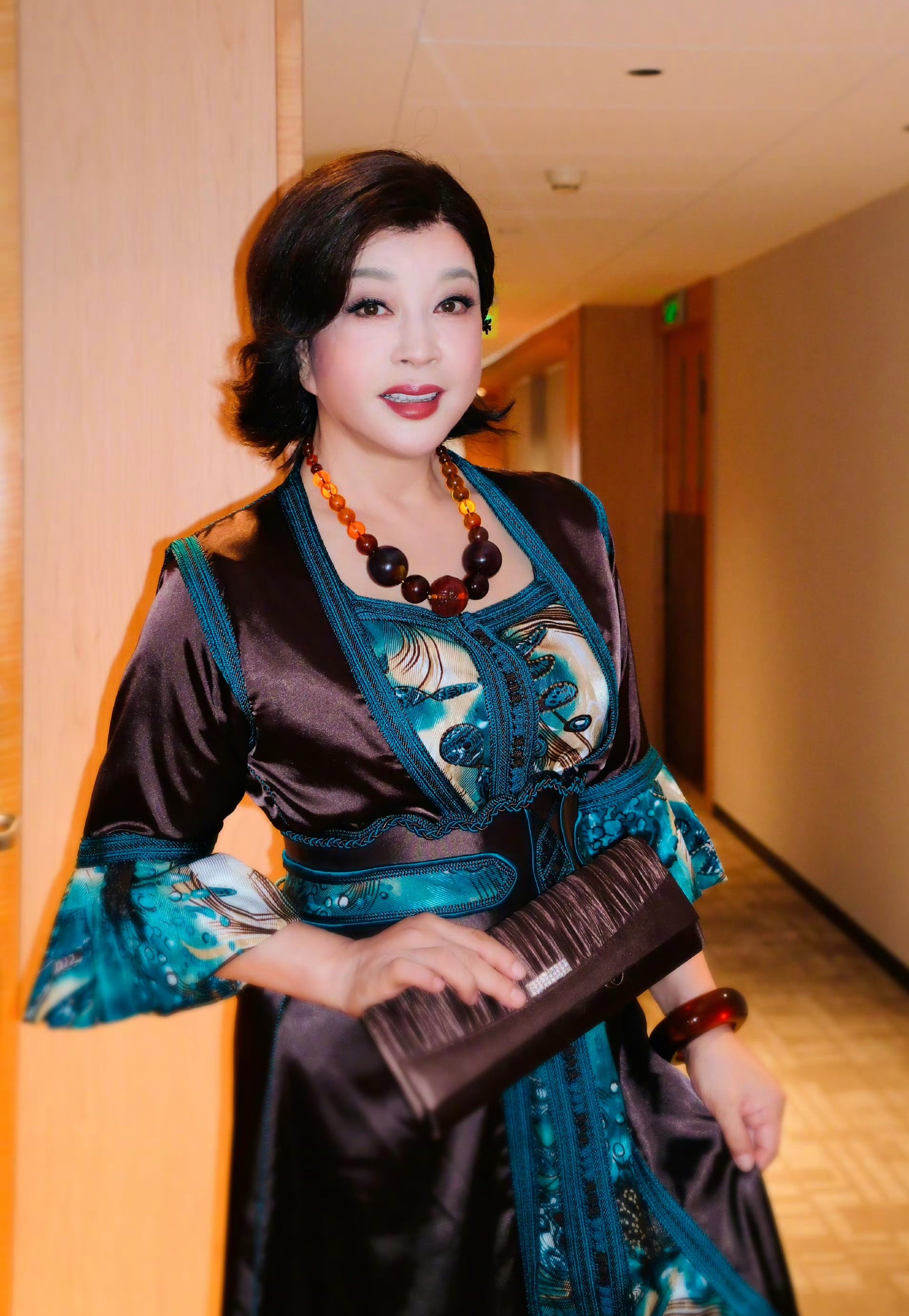 我们初代顶级星光女老了就这样，事业花期长红到80岁…