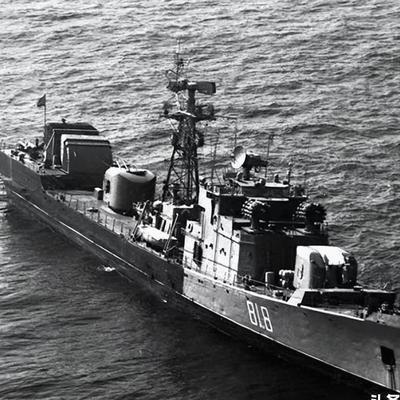 1988年，美军万吨巨舰闯入黑海挑衅，苏联护卫舰多次警告无效，谁知舰长博格达突然