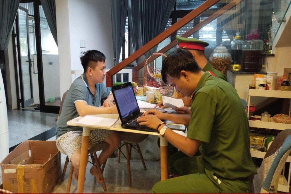 越南广南省公安厅刑警大队表示，该大队正在调查处理嫌疑人黎河南（1990年出生，广