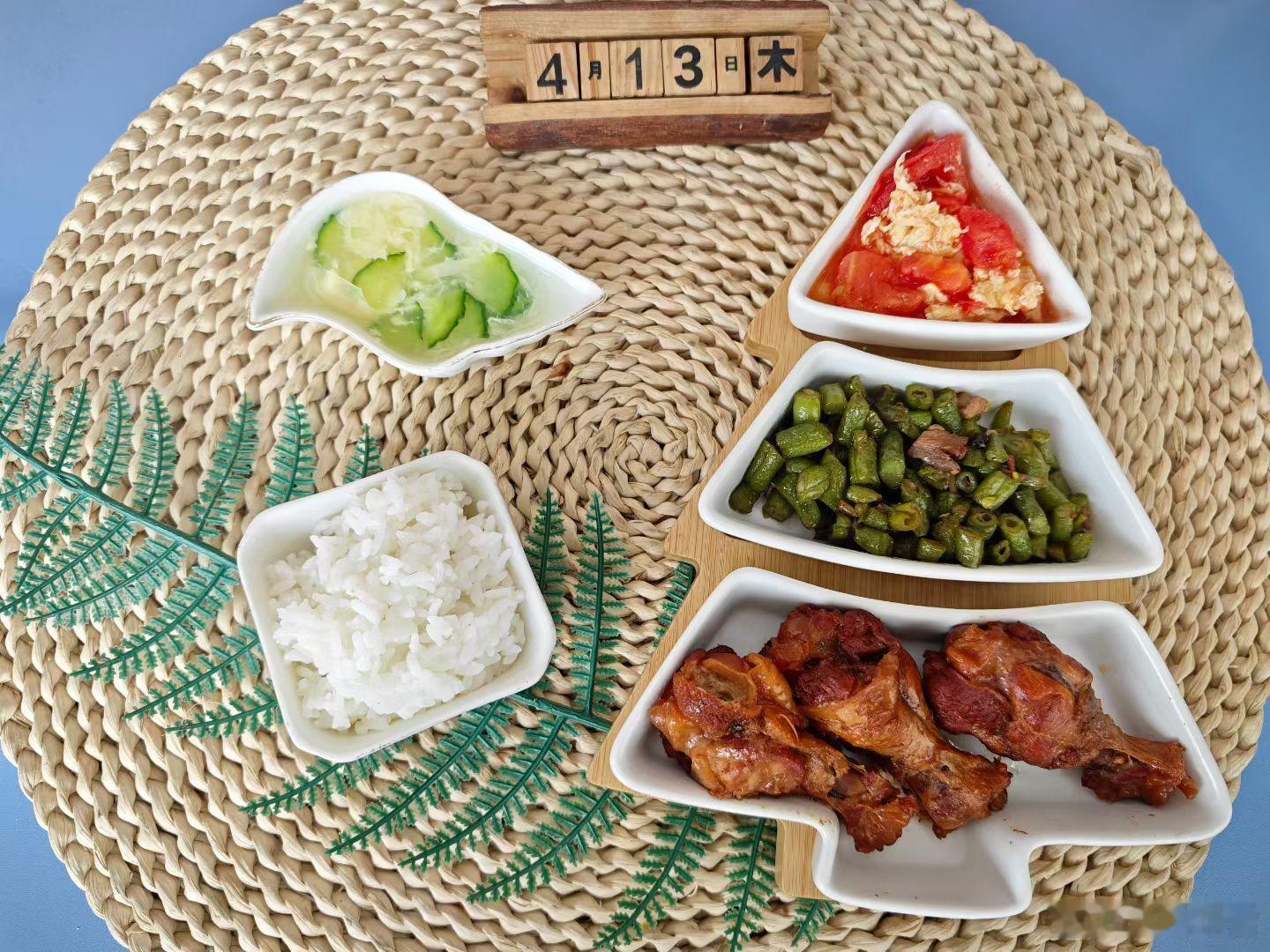 早餐晒出来，营养健康，美味佳肴，色香味俱全，是孩子喜欢的口味