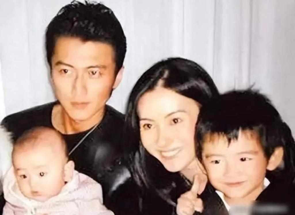 近日，谢霆锋结束杭州演唱会后，便马不停蹄带着18岁大儿子Lucas奔赴迪拜度假。