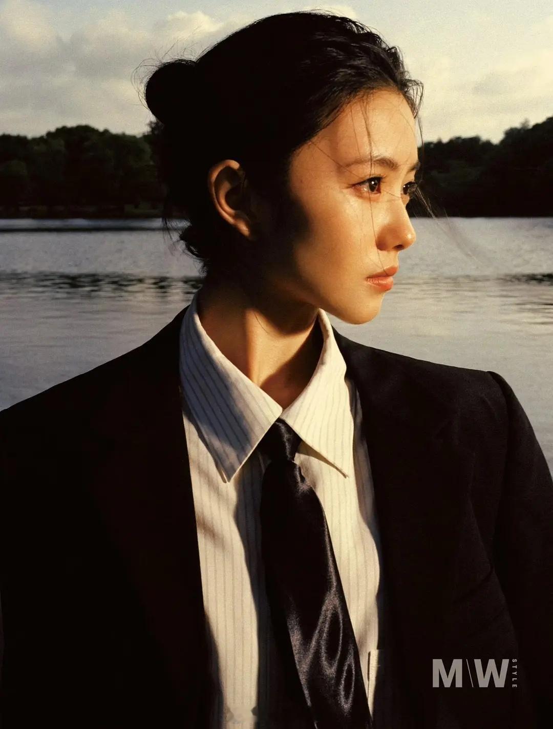 miumiu西装造型🈶刘浩存和赵今麦是不是都很酷​​​