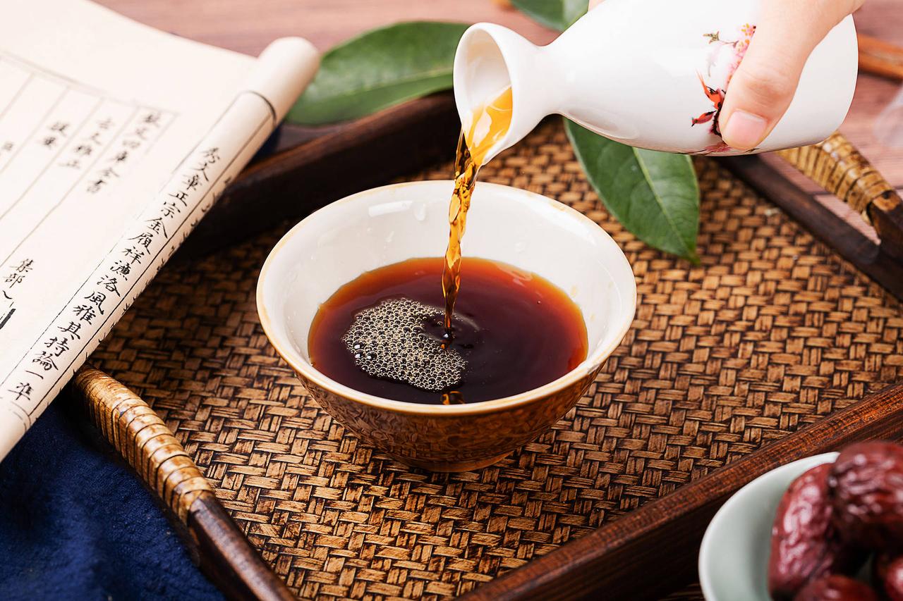 黄酒立大功？研究发现：经常喝黄酒的男人或有4个健康益处不少男人觉得“喝酒只会