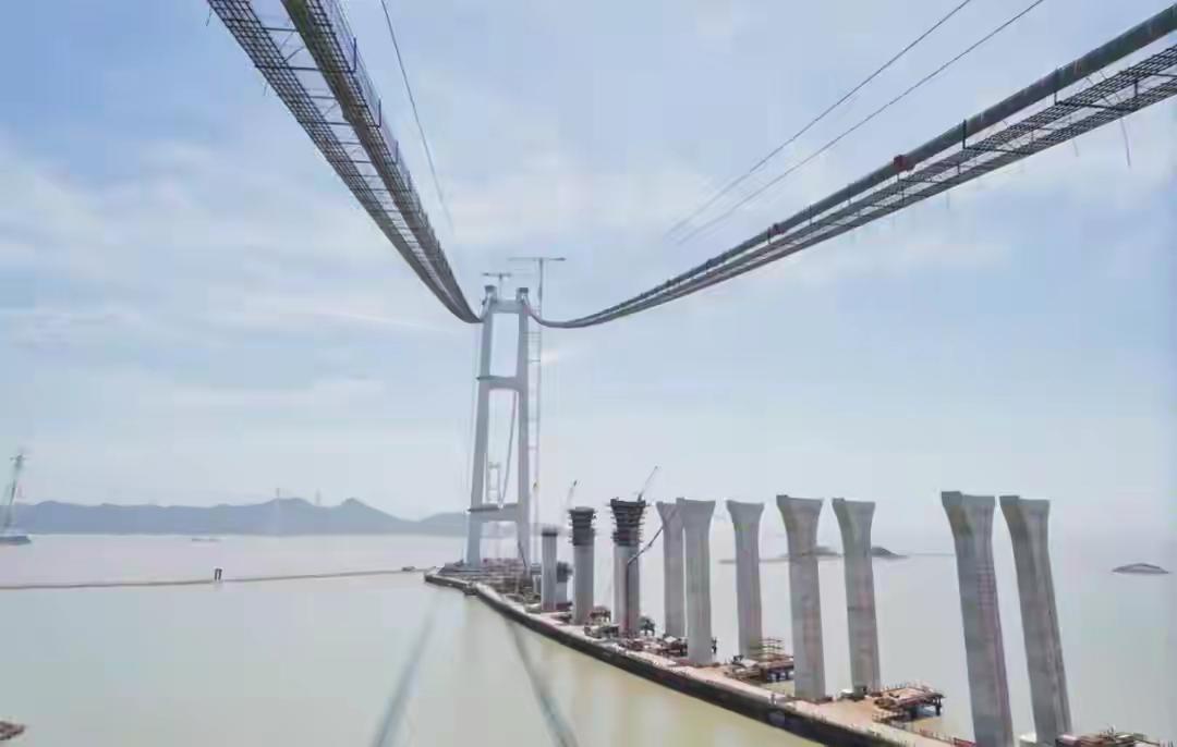 定了，台湾海峡将修建跨海大桥，2035坐着高铁去台北！港珠澳大桥总设计