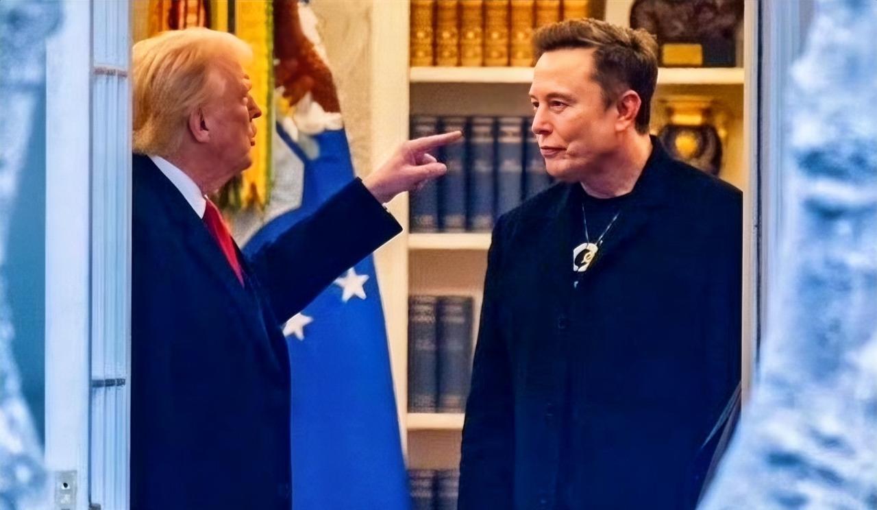 彻底怒了！特朗普在白宫会见来访的德国总理默茨时表示，如果美国认为俄乌局势已经升级