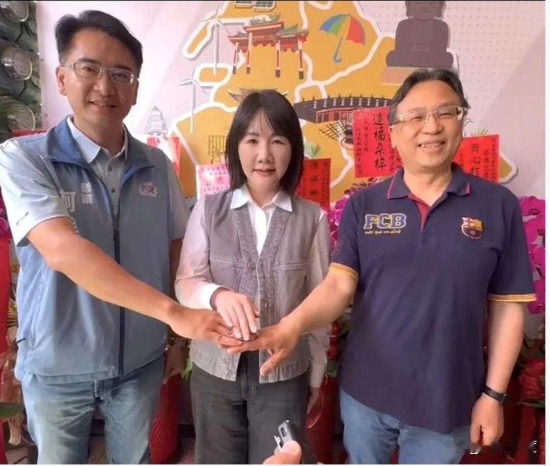 谢衣凤与魏平政今天同台了！谢衣凤再次呼吁党中央用协调式民调来做初选。魏平政表示，