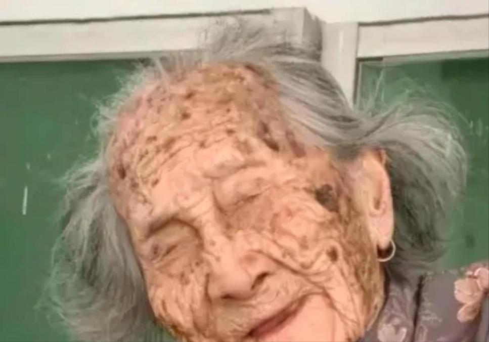 中国长寿之母”2025年元旦离世，1902年出生的林蛇母，一共有100多名儿孙，